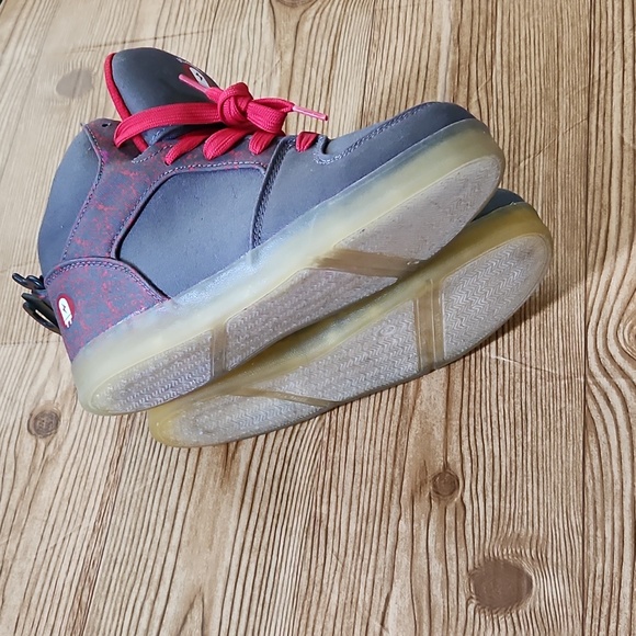 NWT Flash Lights Red/Grey Color Changing Light up Sneakers sz 5 - Picture 3 of 5